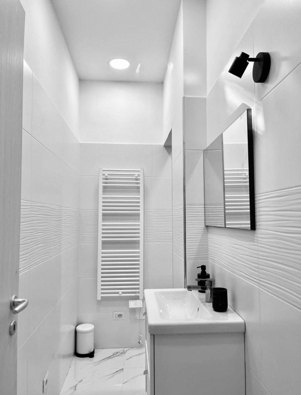 شقة Elegant & Luxe A 200M Da Stazione E Aereoporto Di تْشامبينو المظهر الخارجي الصورة